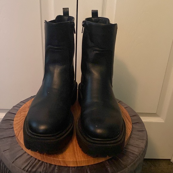 American Eagle Black Boots size 8 - Picture 2 of 6